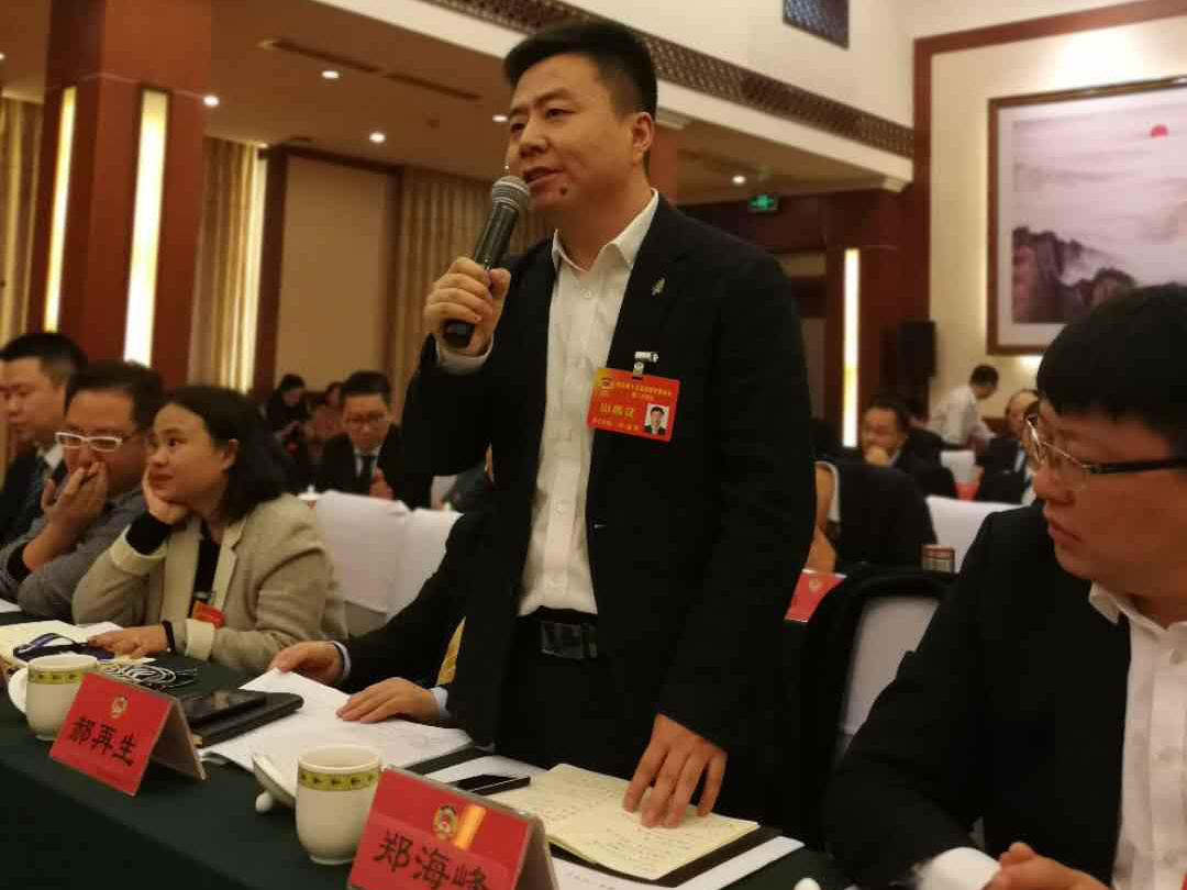 成都市政协举行政府工作报告协商建言座谈会，科技界别郑海峰委员关注成都5G产业布局