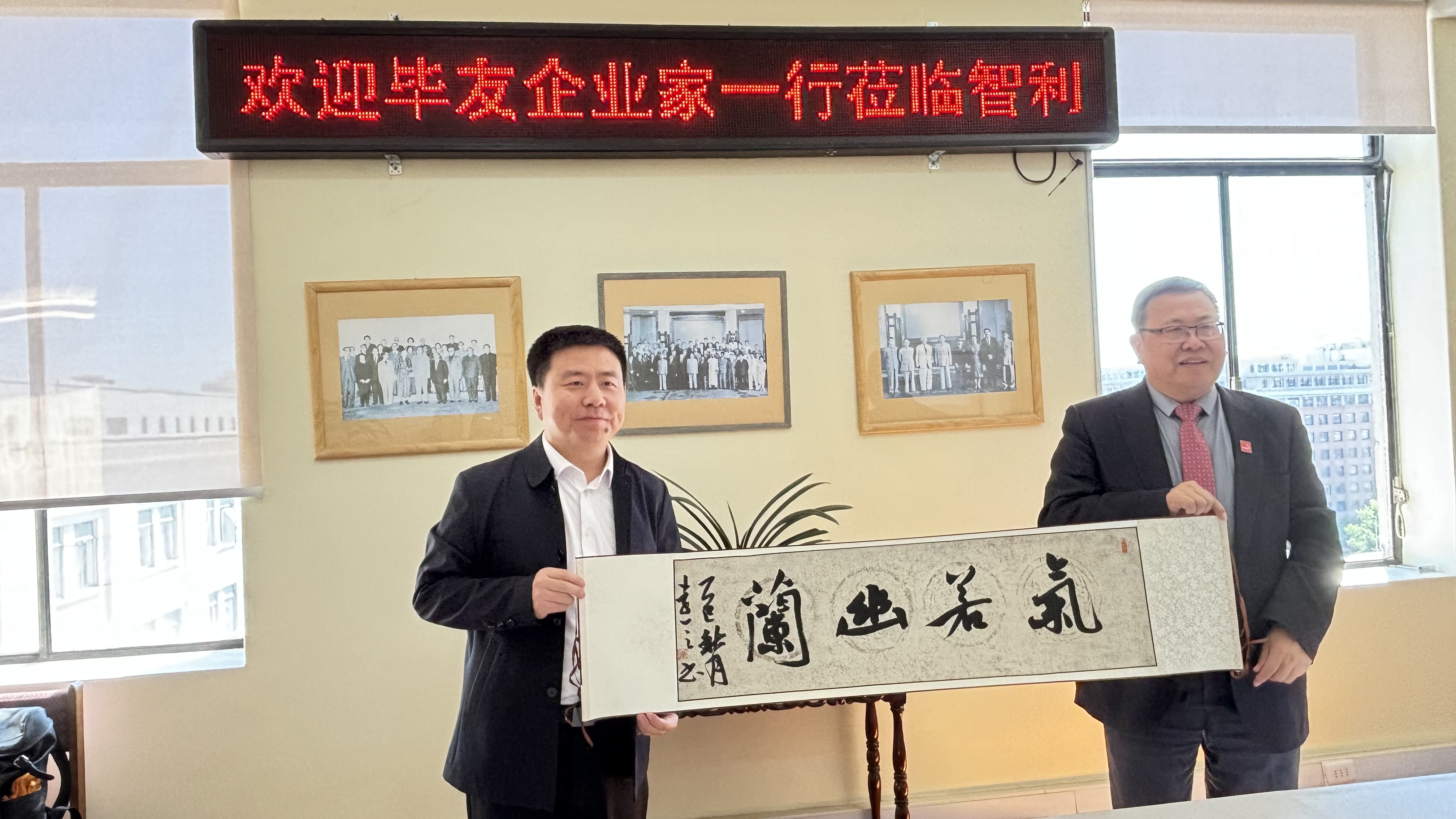 1760499106277862.jpg 0d9c20cbc0caba44cfc56754c9ba0a6.jpg